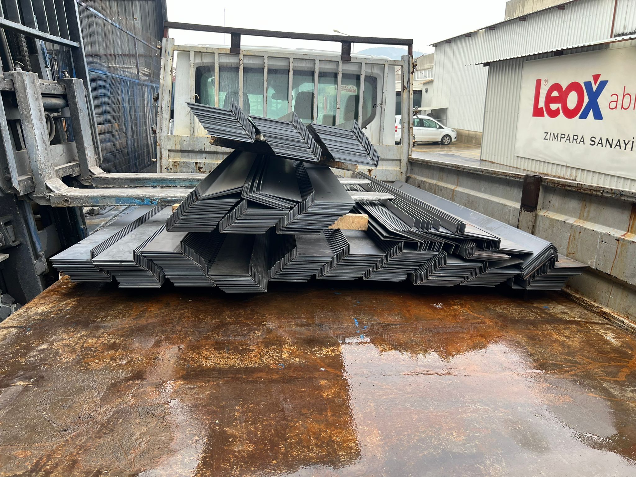 600 pieces, laser and press brake workmanship